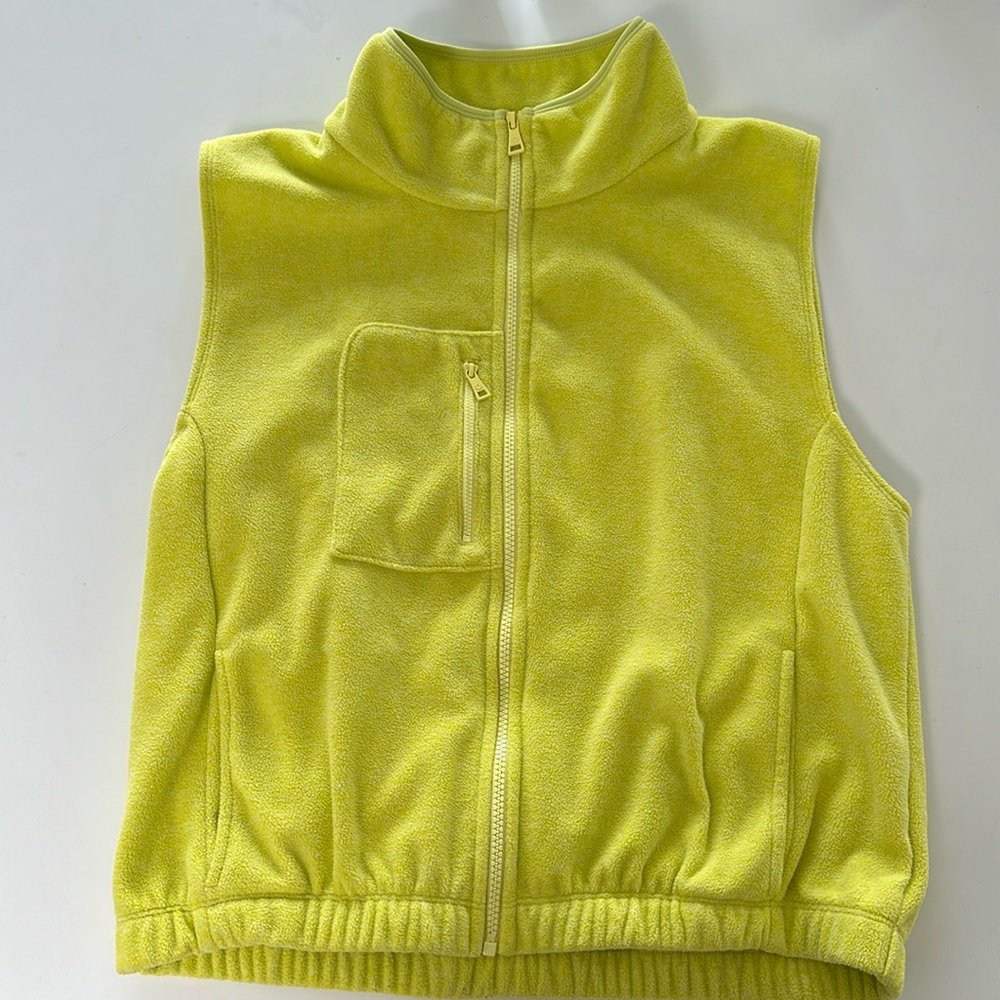Beyond Yoga morning walk vest in true chartreuse